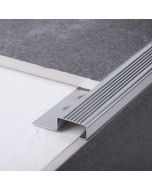 فاصل ديكور بلاط مانع للانزلاق- فضي مطفي